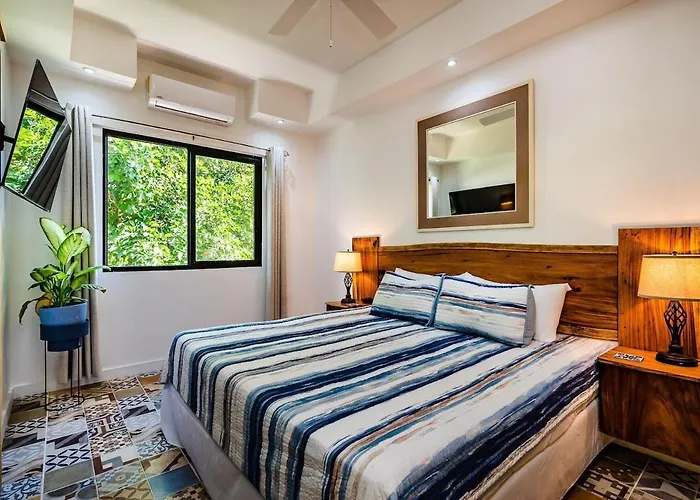 Private Pool Villa, Walk To & Dining Villa